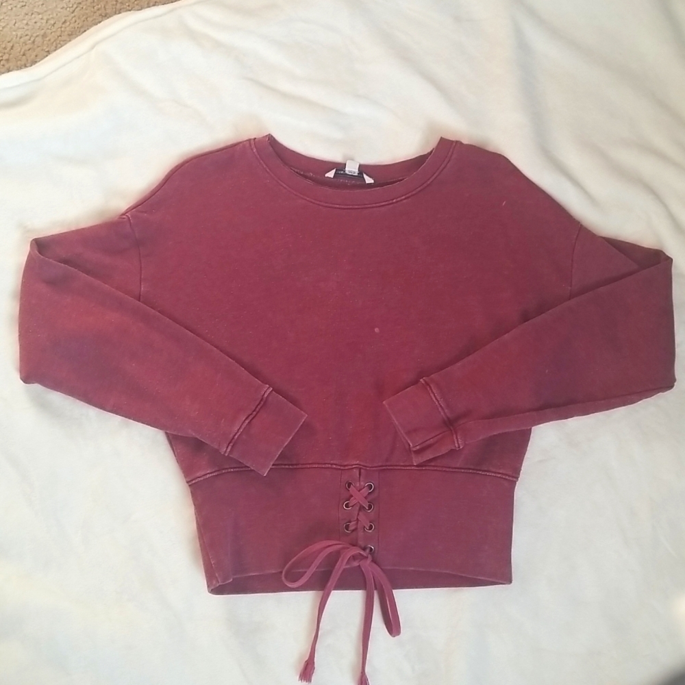 Burgundy sweatshirt American Eagle. Size Medium.